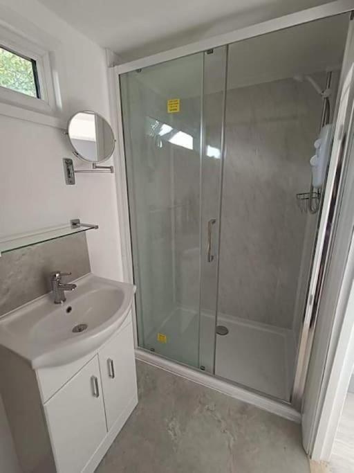 Private Lodge Close To Beaches And Goodwood Felpham Exteriör bild